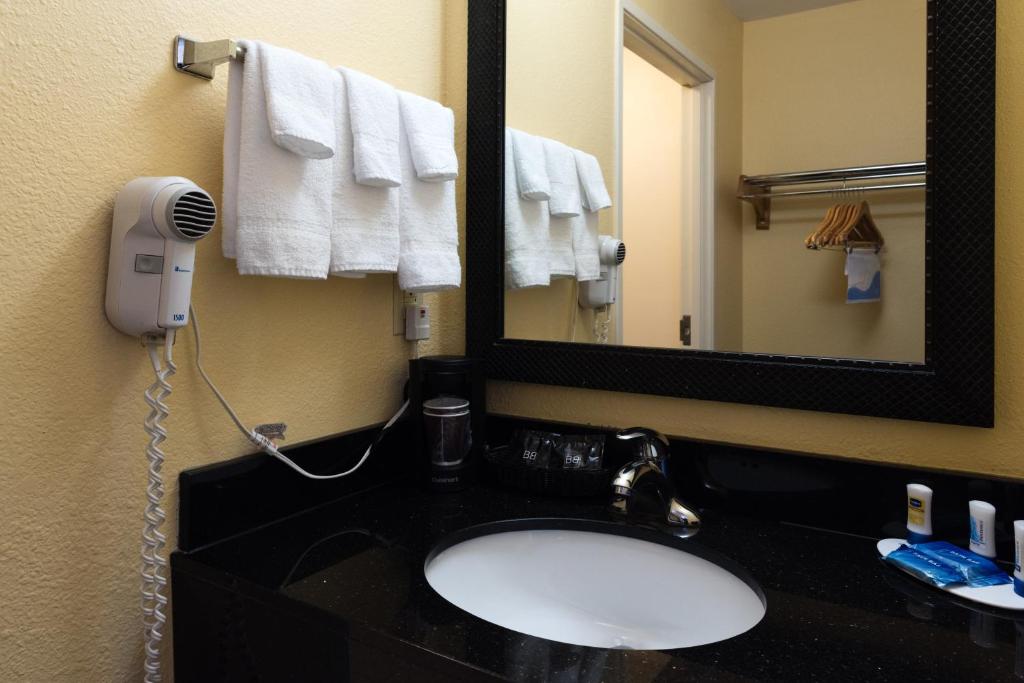 Fairfield Inn Fort Leonard Wood St. Robert - image 2