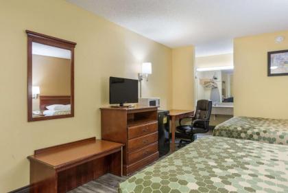 Econo Lodge Saint Robert - image 14