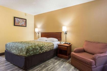 Econo Lodge Saint Robert - image 15