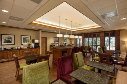 Hampton Inn Saint Robert - image 10