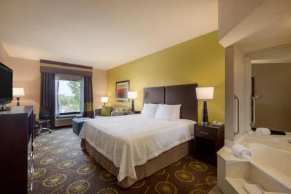 Hampton Inn Saint Robert - image 14