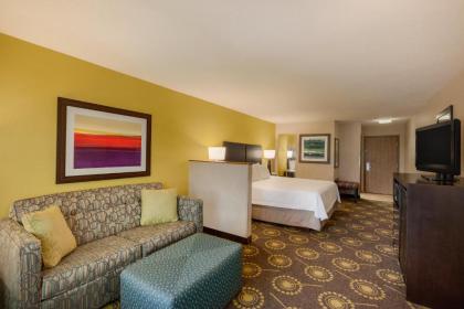 Hampton Inn Saint Robert - image 15