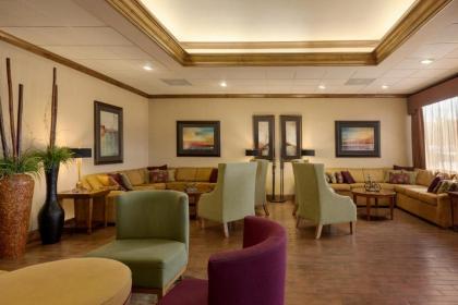 Hampton Inn Saint Robert - image 4