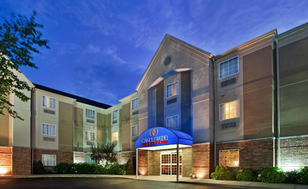 Candlewood Suites St. Robert an IHG Hotel - main image