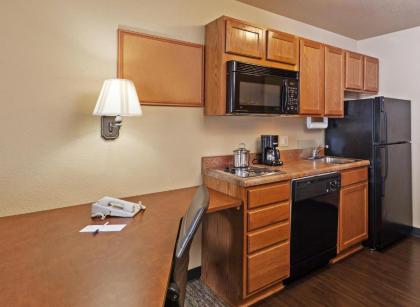 Candlewood Suites St. Robert an IHG Hotel - image 8