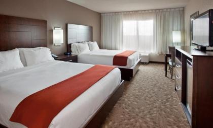 Holiday Inn Express Hotel and Suites Saint Robert an IHG Hotel - image 4