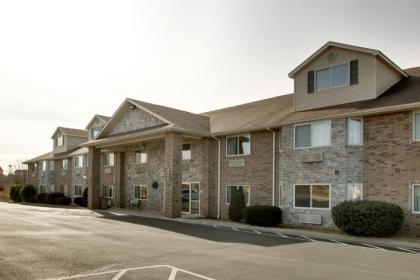 All Towne Suites - image 12