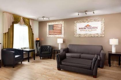 Hawthorn Suites by Wyndham St Robert/Ft Leonard Wood - image 4