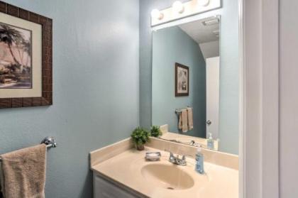 Chic St Simons Townhome with Patio and Pool Access! - image 2