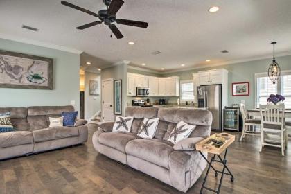 Spacious St Simons Home 4 Mi to East Beach! - image 1