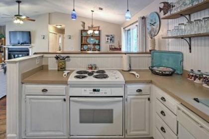 St Simons Island Home with Yard - 2 Blocks to Beach! - image 4