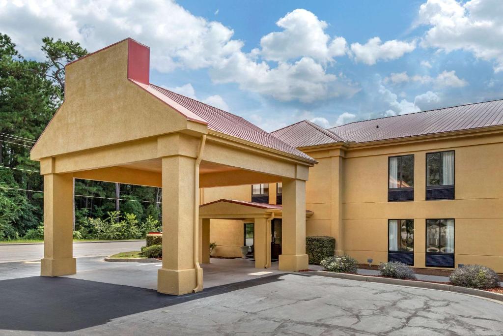 Econo Lodge Saint Stephen - image 3