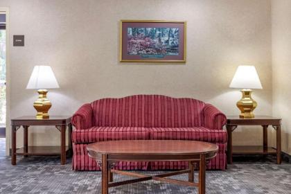 Econo Lodge Saint Stephen - image 5