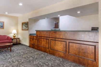 Econo Lodge Saint Stephen - image 8