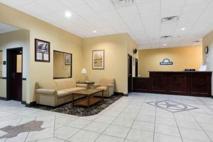 Days Inn by Wyndham Salado - image 6