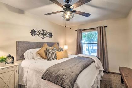 Couples Retreat Well-Appointed Salado Home! - image 12