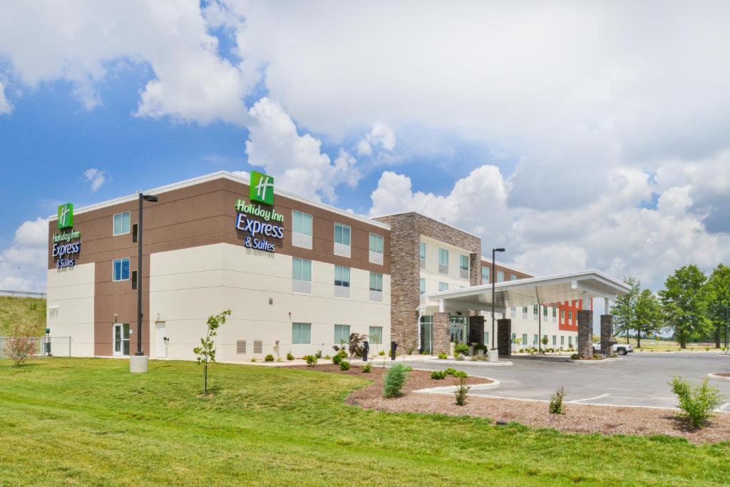 Holiday Inn Express & Suites Salem an IHG Hotel - main image