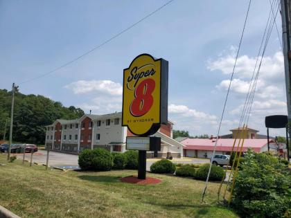 Super 8 by Wyndham Salem VA - image 15