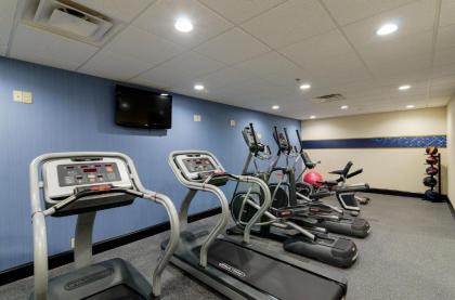 Hampton Inn Salem - image 13