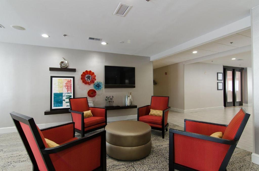 Hampton Inn Salem - image 6