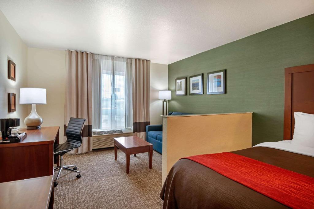Comfort Inn & Suites Salem - image 2
