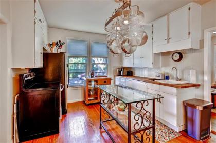 Historic and Charming Salem Home with Mill Creek Views! - image 3