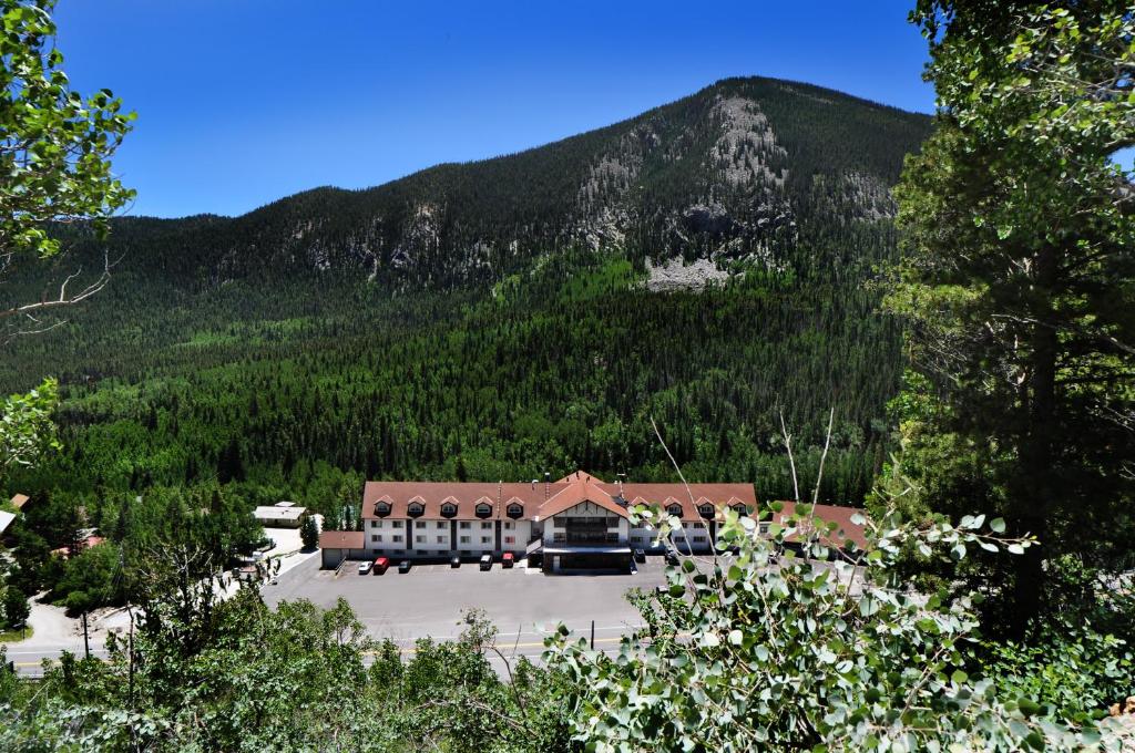 Monarch Mountain Lodge - main image