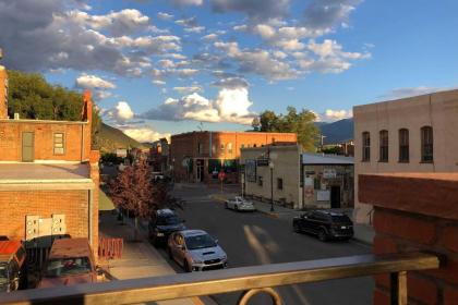 Spacious Dtwn Salida Condo with Balcony Hike and Fish - image 15