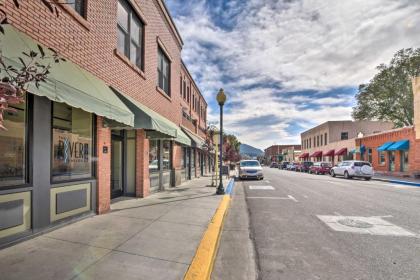 Spacious Dtwn Salida Condo with Balcony Hike and Fish - image 5