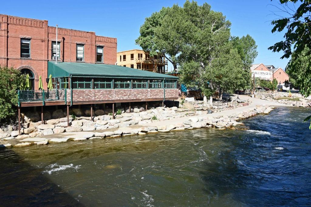 0405 Historic Mtn-View Salida Home - Walk to Town - image 7