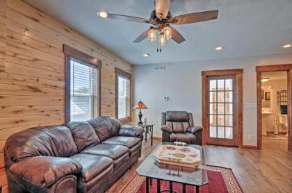 Updated Main St Apt Near Fishlake and Capitol Reef! - image 3