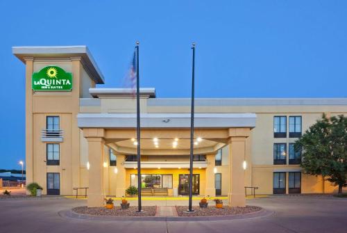 La Quinta by Wyndham Salina - main image