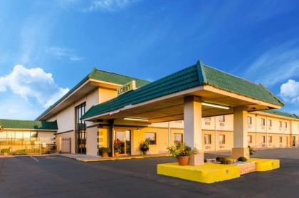 Quality Inn & Suites Salina - image 9