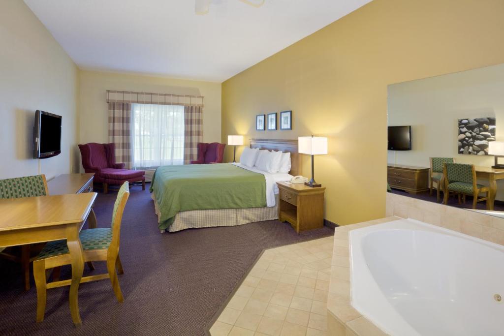 Country Inn & Suites by Radisson Salina KS - image 4