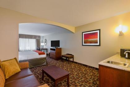 Holiday Inn Express Hotel & Suites Salina an IHG Hotel - image 10