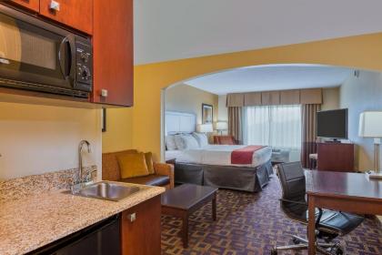 Holiday Inn Express Hotel & Suites Salina an IHG Hotel - image 12