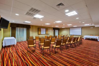 Holiday Inn Express Hotel & Suites Salina an IHG Hotel - image 7