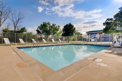 Motel 6-Salina KS - image 13