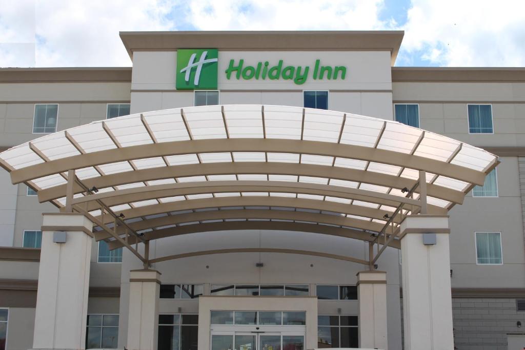 Holiday Inn Salina an IHG Hotel - image 5