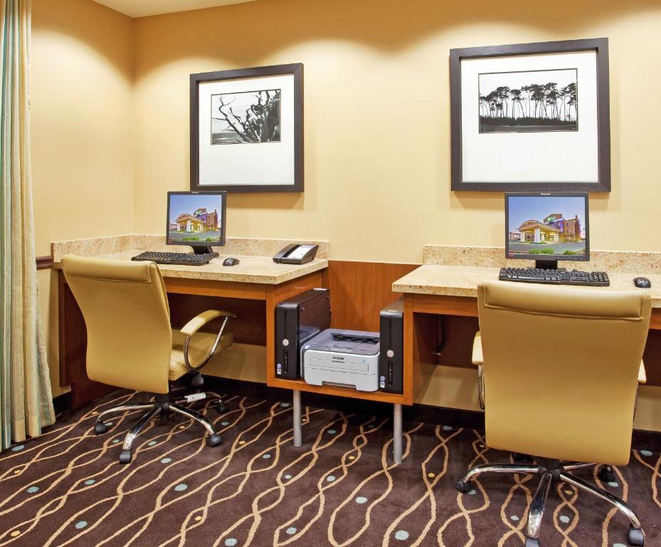 Holiday Inn Express & Suites Salinas an IHG Hotel - image 7