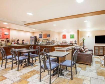 Comfort Inn & Suites Salinas - image 9