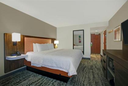 Hampton Inn Salisbury - image 10