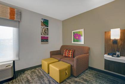 Hampton Inn Salisbury - image 9