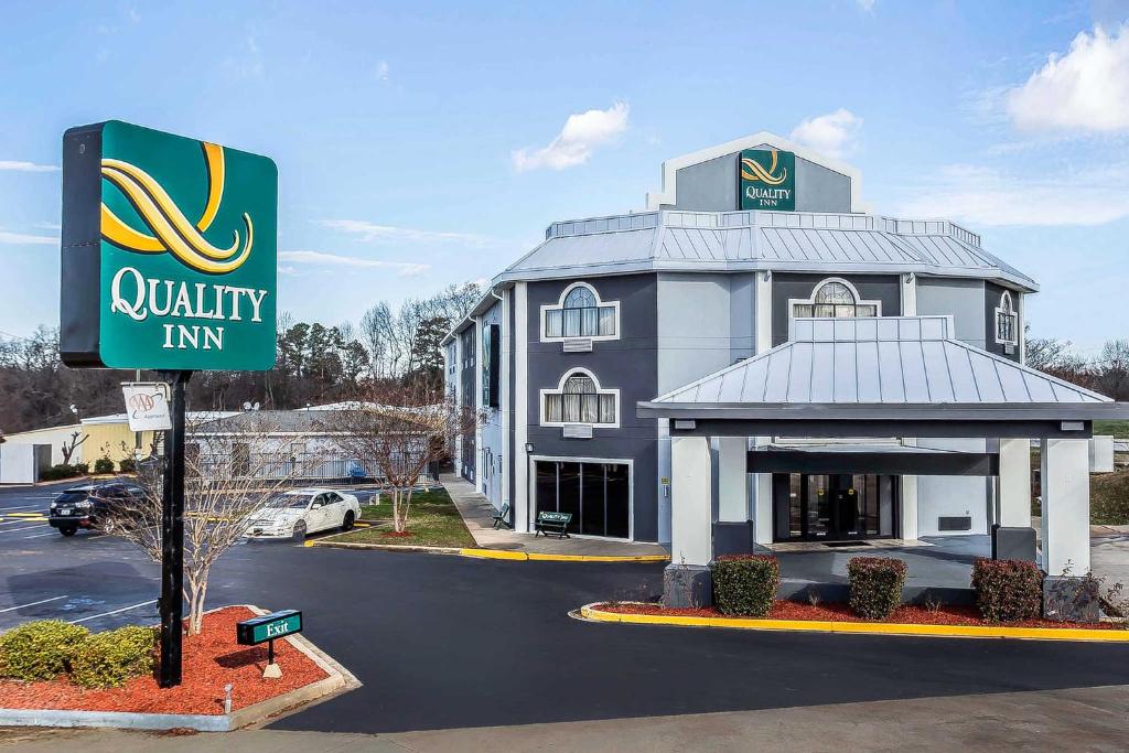 Quality Inn & Suites - main image