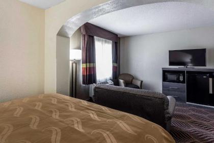 Quality Inn & Suites - image 9