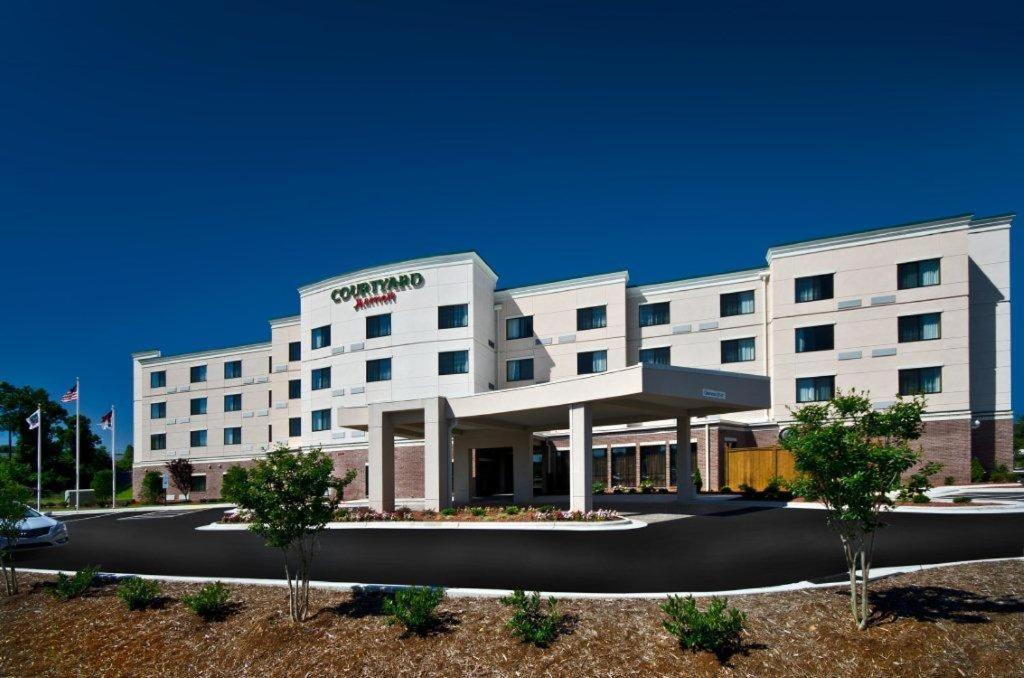 Courtyard by Marriott Salisbury - main image