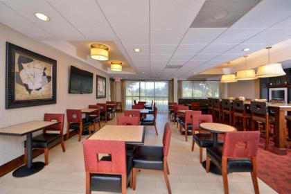 Hampton Inn Salisbury - image 10