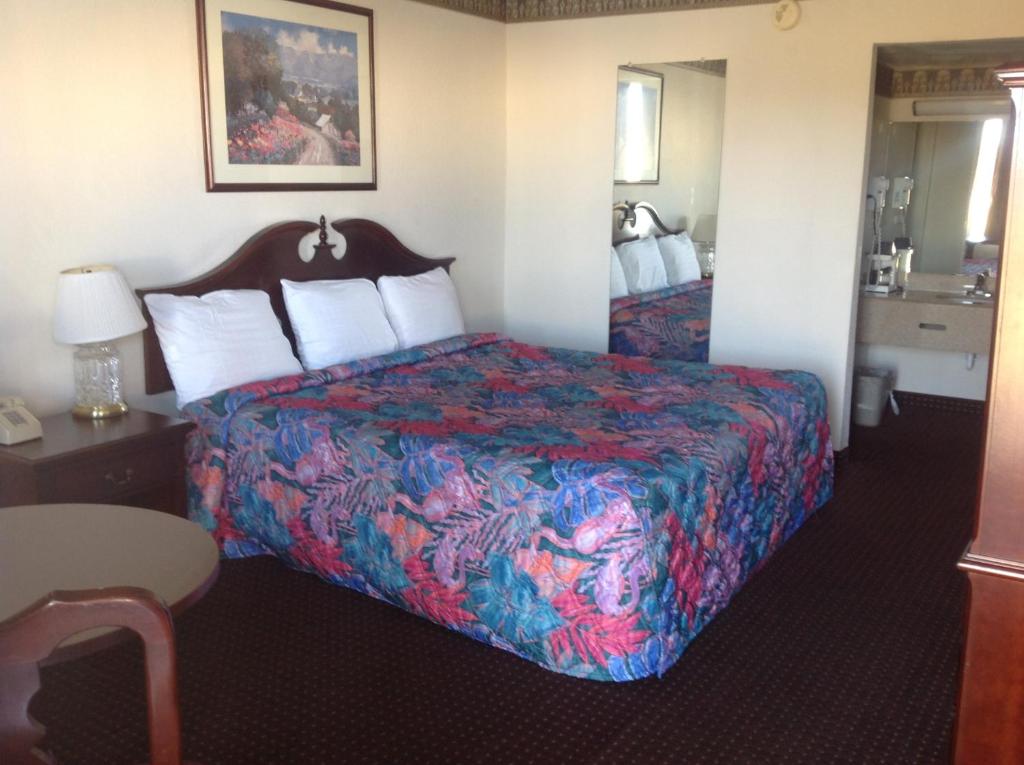 Americas Best Value Inn Salisbury - image 2