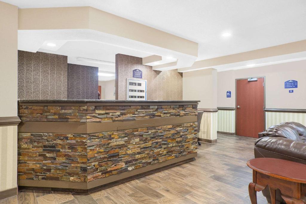 Microtel Inn and Suites - Salisbury - image 4