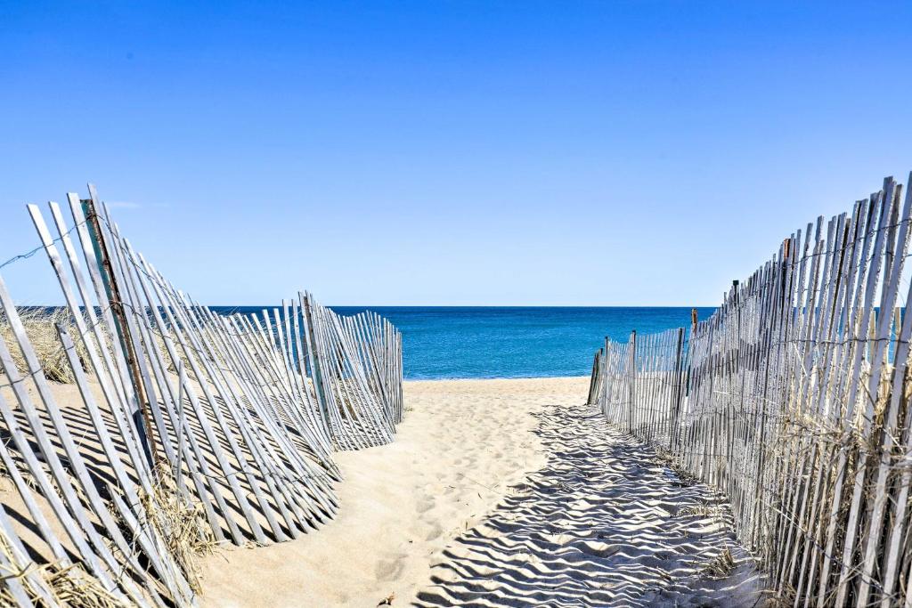 Seaside Escape with Porch and Direct Beach Access - image 2